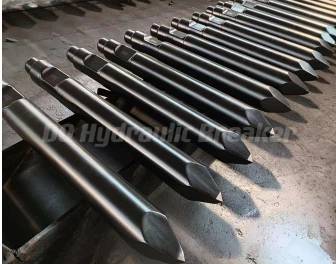Maanshan DongQiang Machinery Tillverkning av högkvalitativa reservdelar till hydraulisk brytare Moil Mejsel 135*1300 140*1300 för HB20G SB81 SB100 SB121 SB131 SB151